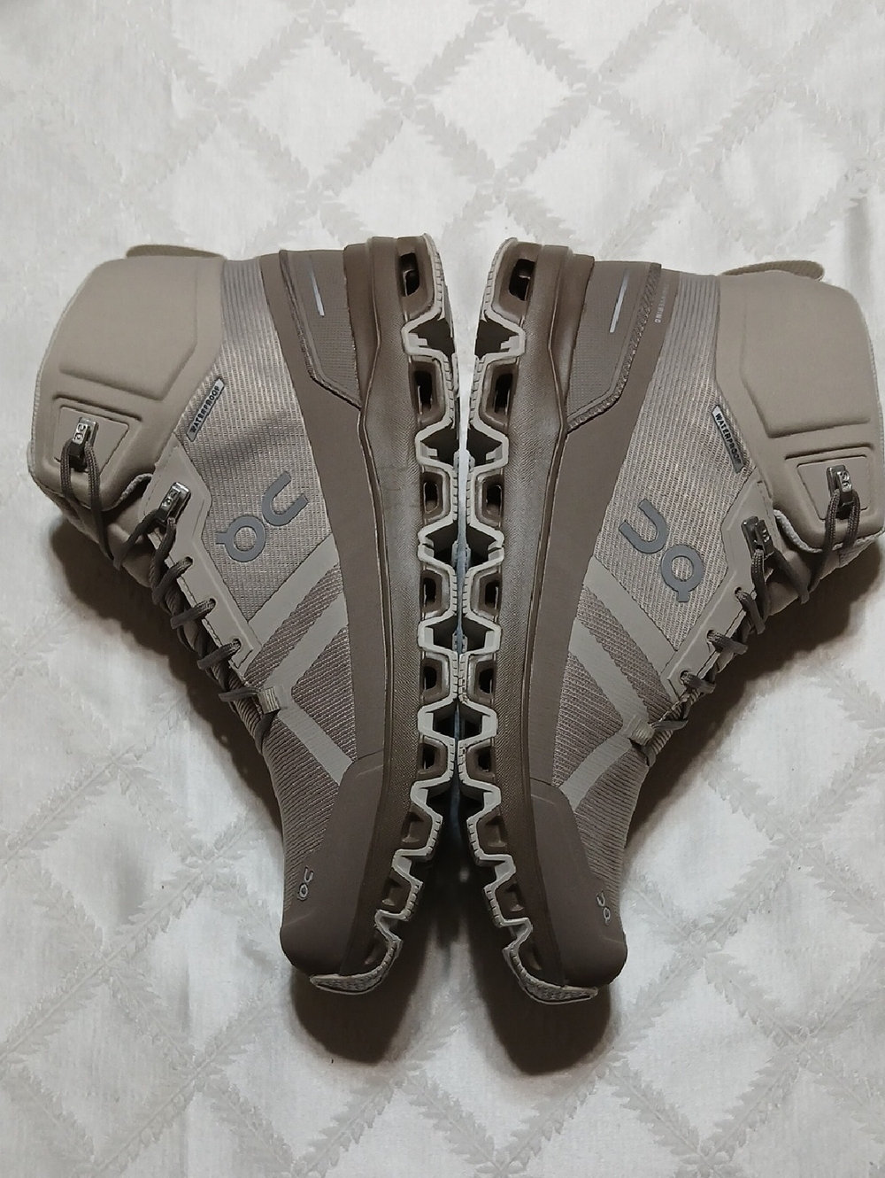 On Cloudrock Waterproof Hiking Boots Desert/Clay Size 11 Womans - Picture 5 of 11